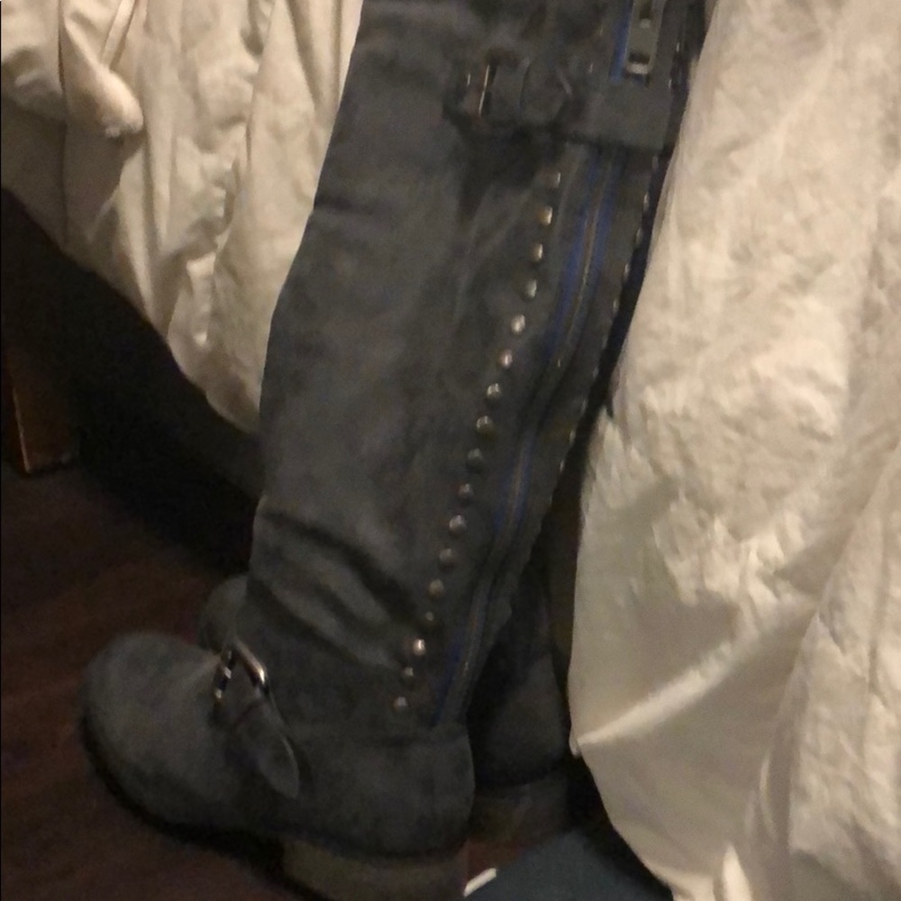 Knee boots - Picture 2 of 4